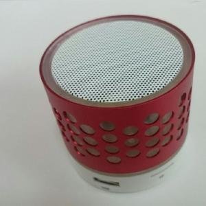 La bocina bluetooth Ewtto ET-P1834B , permite la conectividad bluetooth a difere