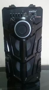 La Bocina Radio FM con bluetooth Ewtto ET-P2447MB, es una pieza versátil, que pe