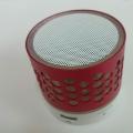 La bocina bluetooth Ewtto ET-P1834B , permite la conectividad bluetooth a difere